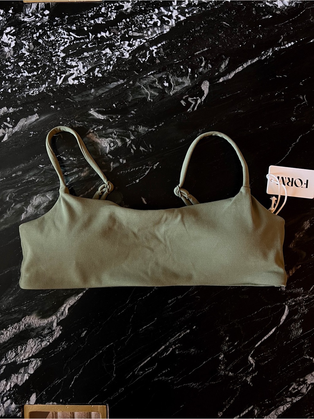 FORM Slim Sports Bra in Olive Green